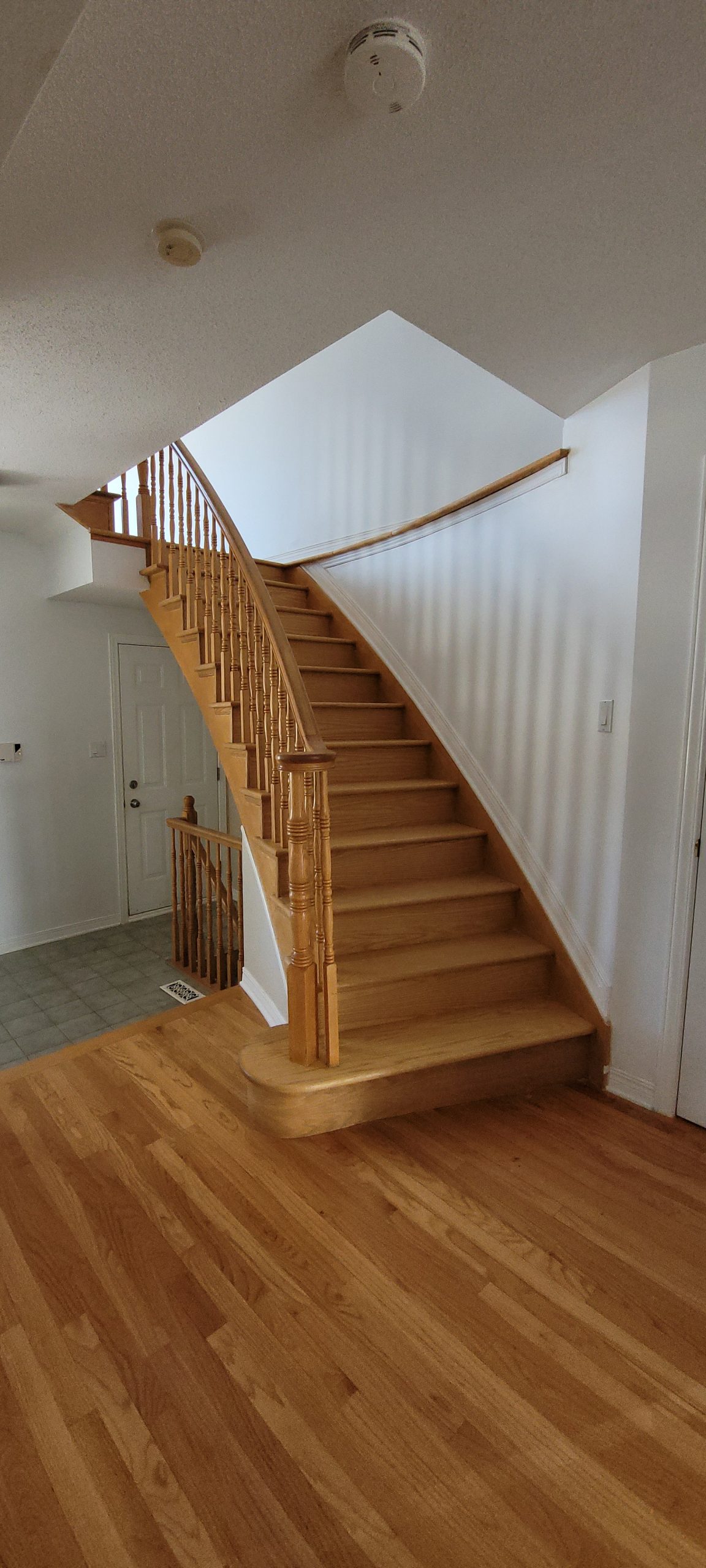 Hardwood Stair Remodel, Gatineau, Mont-Bleu, Rue de Vimy
