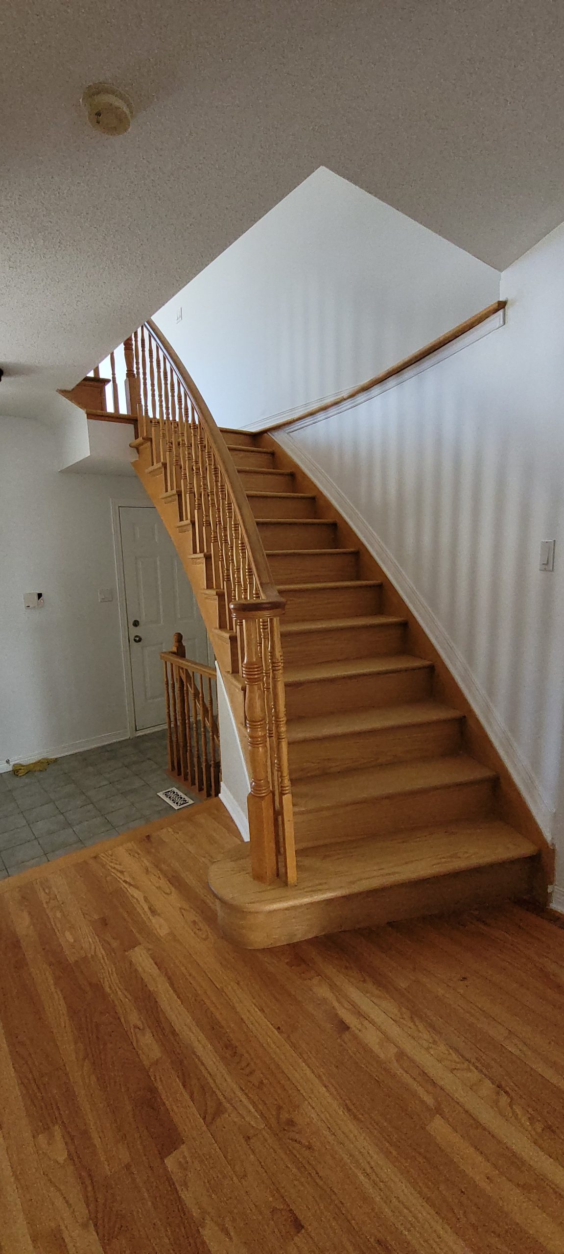 Hardwood Stair Remodel, Gatineau, Mont-Bleu, Rue de Vimy